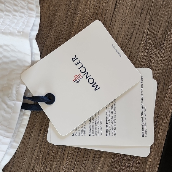 MONCLER BUCKET HAT - Picture 3 of 4